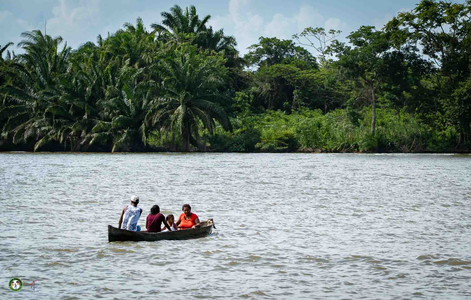 Miskitos en balsa