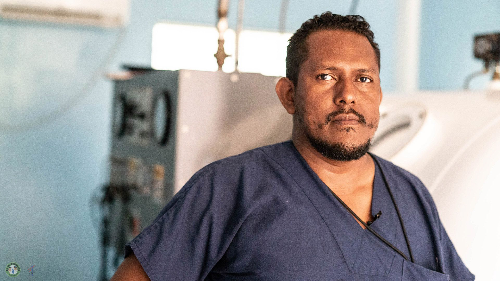 Personas en lancha camino a la mosquitia